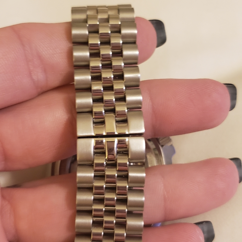 Watch - Picture 2 of 2